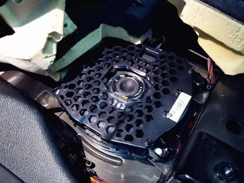 惊艳于耳-上海音豪宝马X3汽车音响升级德国伊顿宝马专车专用