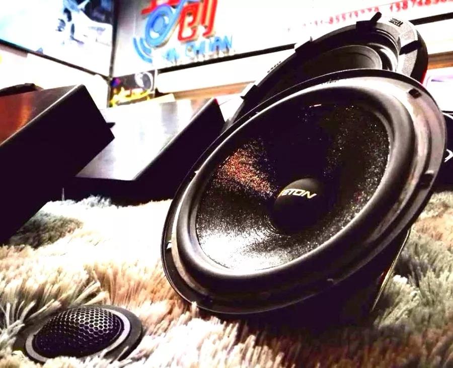 两台低音炮奏响灵魂知音!-车改坊长沙店为标致408汽车音响升级美国霸克