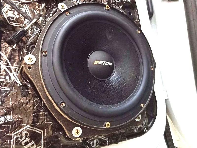 后门中低音特写.jpg 跑车也有音乐梦-上海音豪保时捷卡宴汽车音响升级德国伊顿