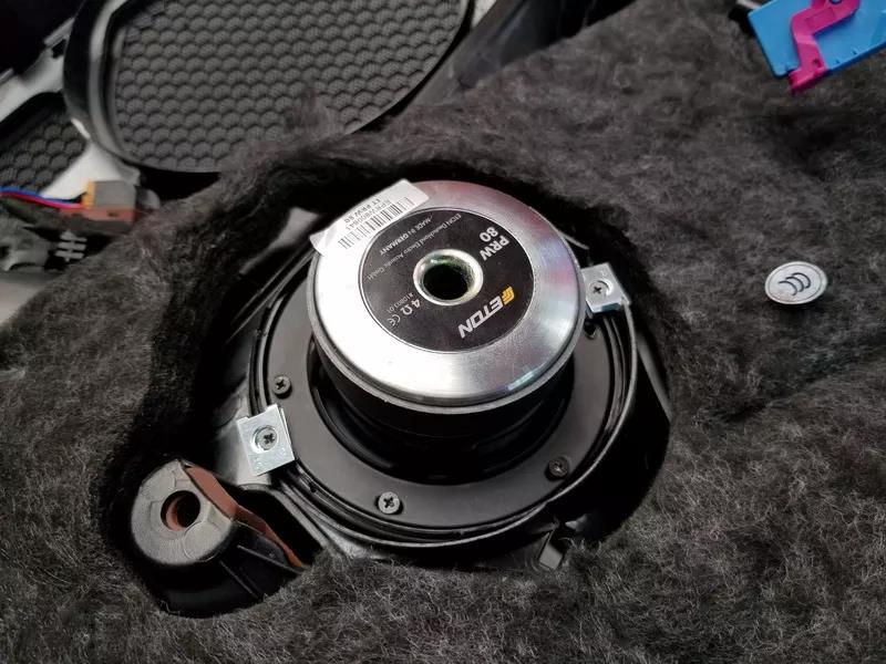 上海音豪奥迪A6汽车音响改装德国伊顿三分频,好听乐享不停!