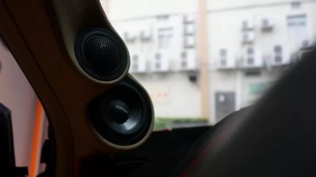 解救无聊-车改坊广州帝锐店本田CRV汽车音响改装德国伊顿POW172.2