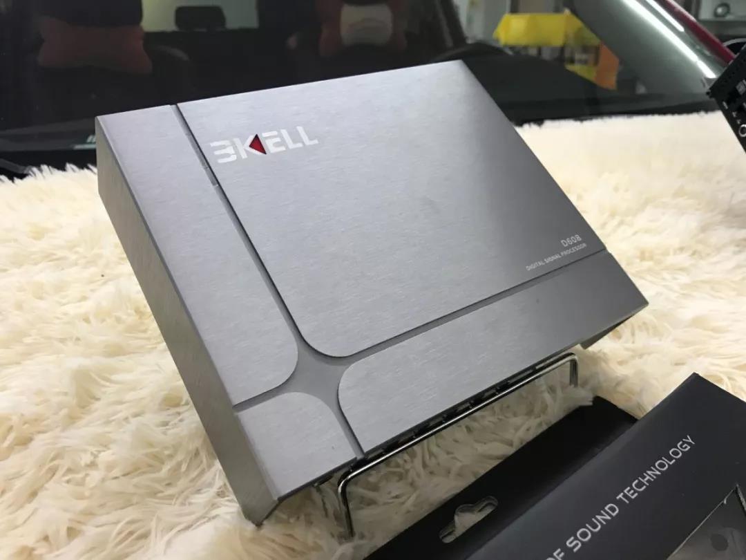 IMG_4214.JPG 弥久之音,让生活更暖-车改坊重庆店马自达汽车音响升级美国BKELL