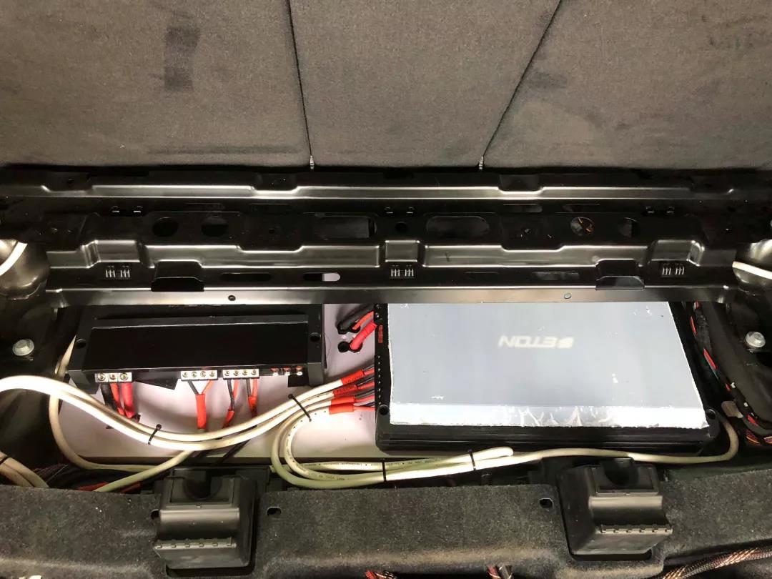 无损升级,轻松听感-车改坊长沙店宝马5系GT汽车音响升级伊顿宝马专车专用