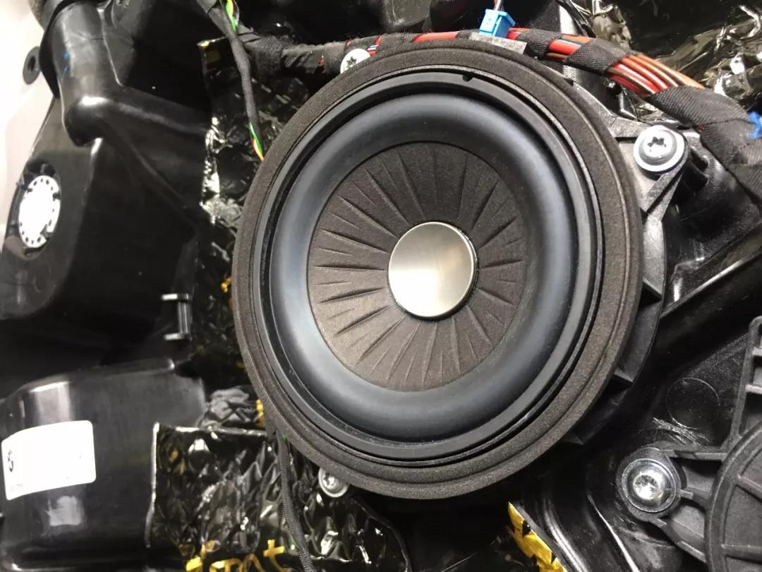 轻松改，满意听-车改坊广州声扬店宝马5系汽车音响无损升级ETON宝马专车专用