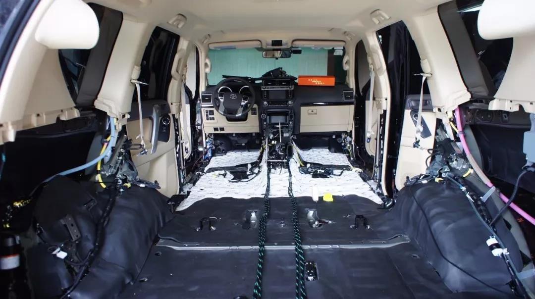 动人音质,源于精心打造-车改坊广州声扬店霸道汽车音响升级德国伊顿RSE三分频