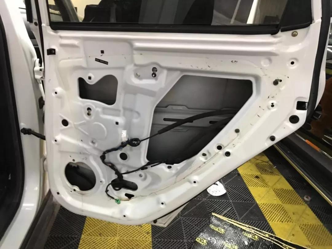 车主都说,这一对比很受伤呀!-车改坊重庆店长安CS35汽车音响升级美国霸克