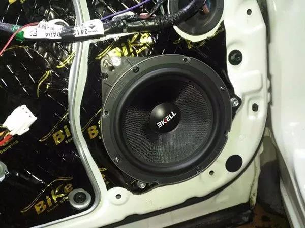 原车音响无聊怎么办？-车改坊新疆店日产奇骏汽车音响升级美国BKELL