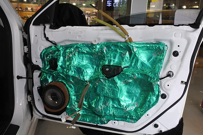 音质大大提升 车改坊汽车影音连锁马自达3改装意