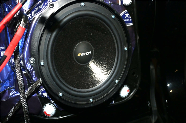 灵动才好听 厦门音乐车坊大众途锐改装德国ETO