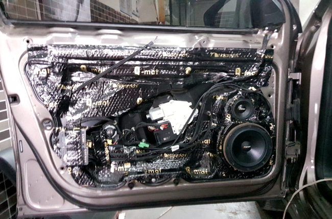 有梦勇敢追 车改坊汽车影音连锁大众迈腾改装