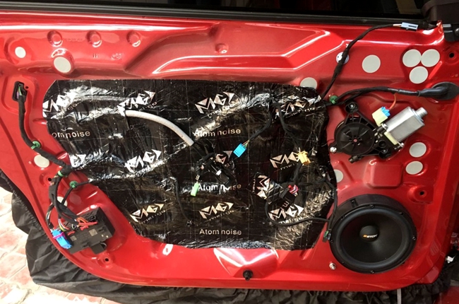 瞬息万变 南充大玩具大众凌渡改装德国ETON汽车音