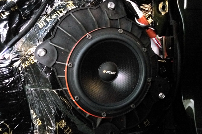 恰如其分 车改坊汽车影音连锁丰田霸道改装TEC、