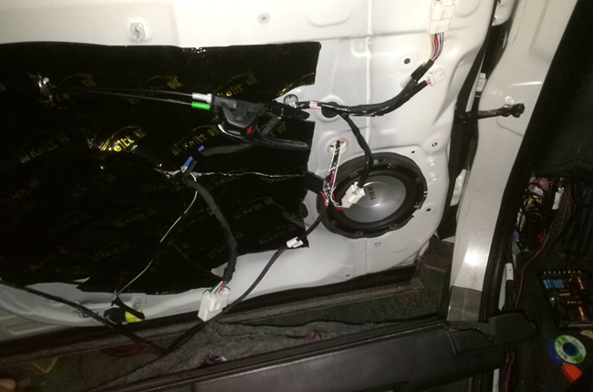 准备踏青了吗？ 广安华劲丰田RAV4改装美国霸克音