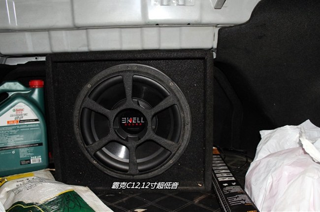 音乐海洋 武汉歌德起亚K5改装霸克和斯派朗音响
