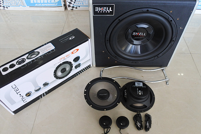 还是这个经典组合，大众朗逸改装TEC MY6K+霸克C10.3超低音，2.1小炸机系统
