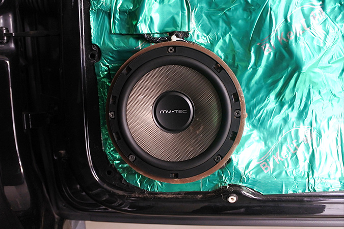 还是这个经典组合，大众朗逸改装TEC MY6K+霸克C10.3超低音，2.1小炸机系统
