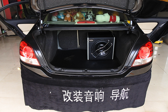 还是这个经典组合，大众朗逸改装TEC MY6K+霸克C10.3超低音，2.1小炸机系统
