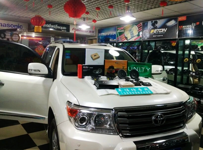 最佳拍档 新疆车佳坊丰田兰德酷路泽改装Hybrid