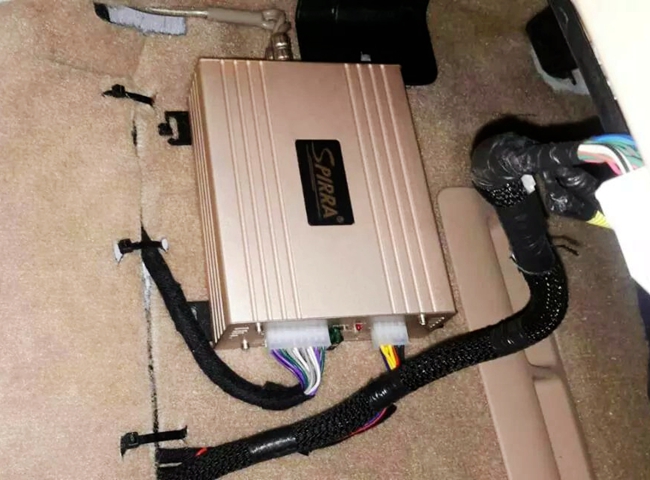 最佳拍档 新疆车佳坊丰田兰德酷路泽改装Hybrid