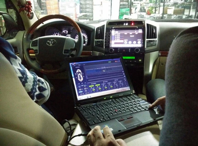 最佳拍档 新疆车佳坊丰田兰德酷路泽改装Hybrid