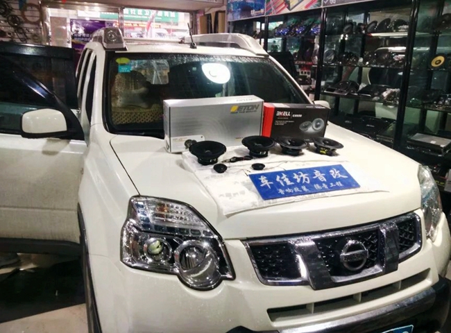 漫步云端 新疆车佳坊尼桑奇骏改装ETON和霸克汽车