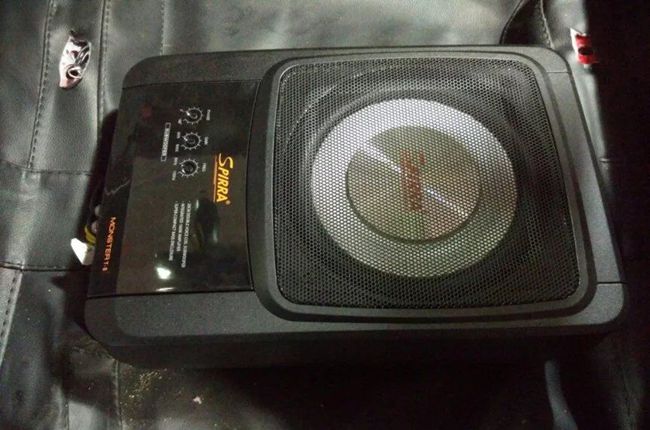 弹出旋律原声 新疆车佳坊大众POLO改装霸克和斯派