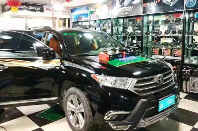 满分享受 新疆车佳坊丰田汉兰达改装霸克和斯派