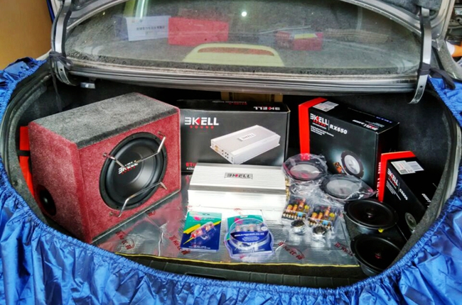 再改音质更出彩 肇庆雷鸣本田雅阁改装美国霸克