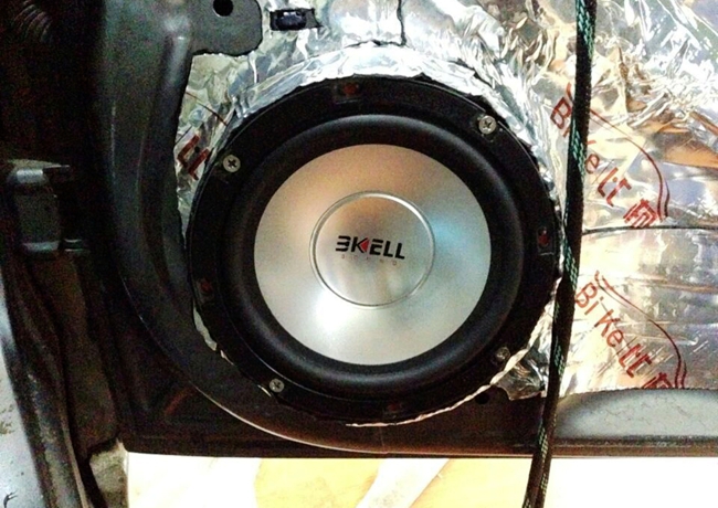 再改音质更出彩 肇庆雷鸣本田雅阁改装美国霸克