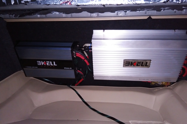 再改音质更出彩 肇庆雷鸣本田雅阁改装美国霸克