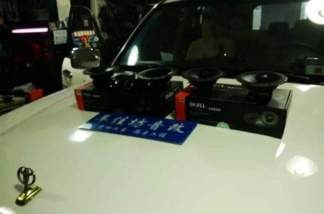 美好音乐时光 新疆车佳坊丰田4500改装美国霸克汽