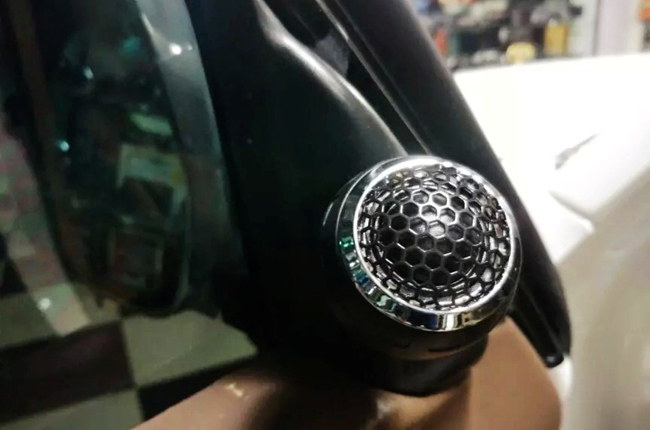 美好音乐时光 新疆车佳坊丰田4500改装美国霸克汽