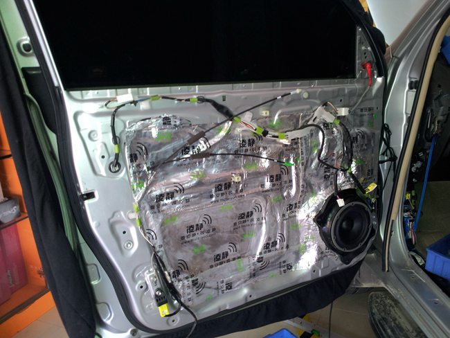 向音乐出发吧 番禺黄艳汽车影音馆丰田霸道改装