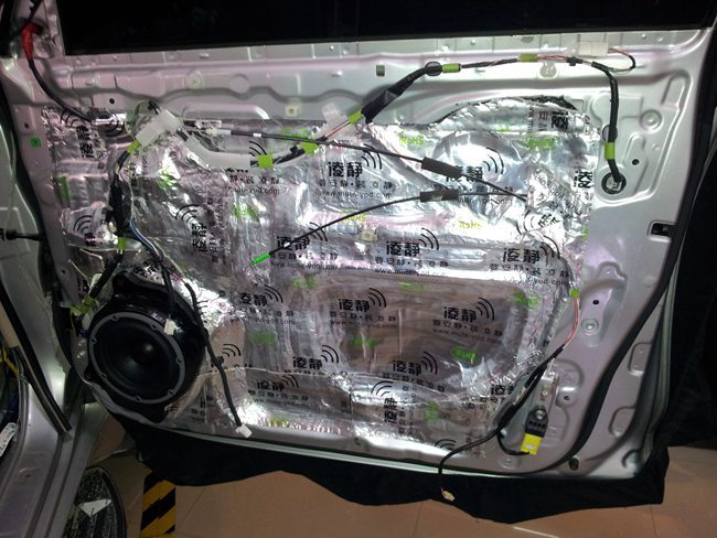 向音乐出发吧 番禺黄艳汽车影音馆丰田霸道改装