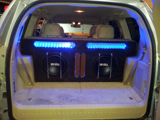 向音乐出发吧 番禺黄艳汽车影音馆丰田霸道改装