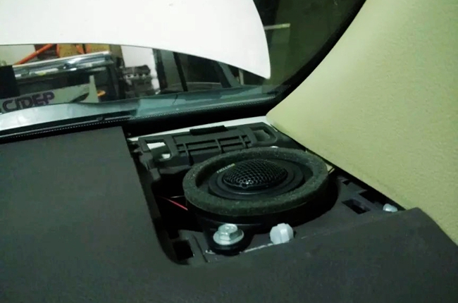 好声音不间断 新疆车佳坊丰田酷路泽改装ETON、霸