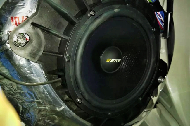 好声音不间断 新疆车佳坊丰田酷路泽改装ETON、霸