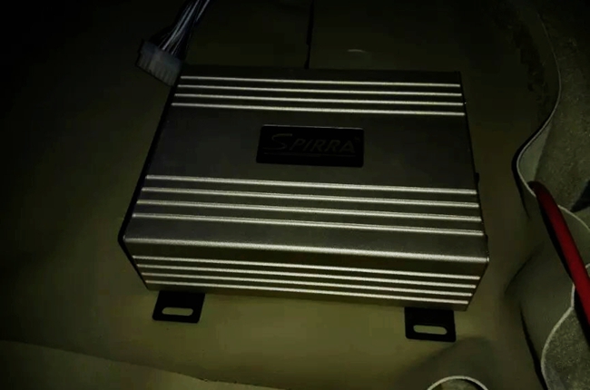 好声音不间断 新疆车佳坊丰田酷路泽改装ETON、霸