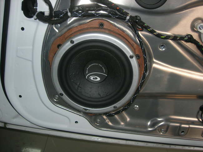 一锤定音 番禺黄艳汽车影音馆奔驰E260改装TEC和