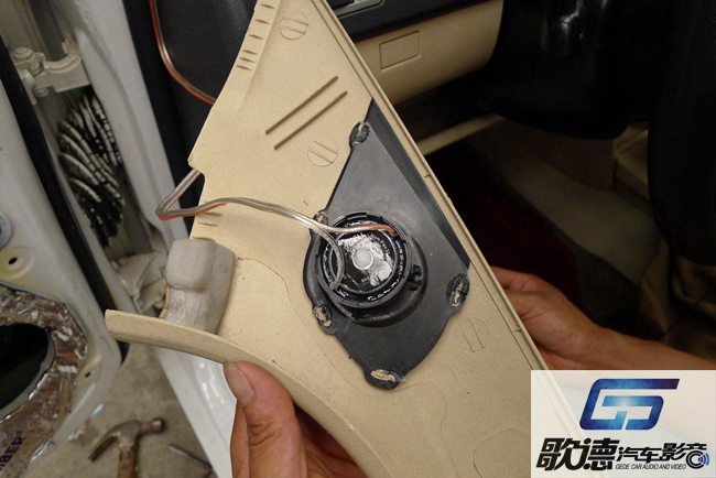 即改即享 武汉歌德大众POLO改装美国霸克汽车音响