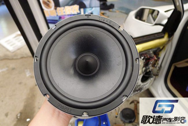 即改即享 武汉歌德大众POLO改装美国霸克汽车音响