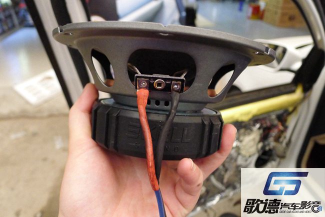 即改即享 武汉歌德大众POLO改装美国霸克汽车音响