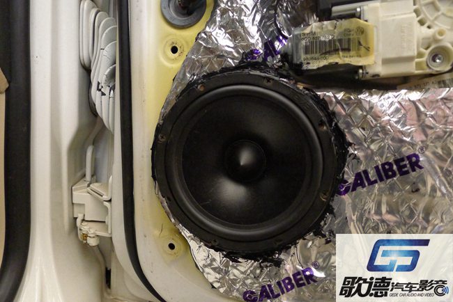即改即享 武汉歌德大众POLO改装美国霸克汽车音响