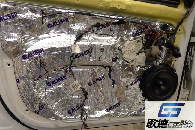 即改即享 武汉歌德大众POLO改装美国霸克汽车音响