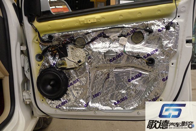 即改即享 武汉歌德大众POLO改装美国霸克汽车音响