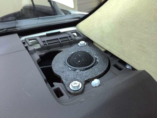 靓响经典 车改坊（哈尔滨店）丰田2700改装ETON和