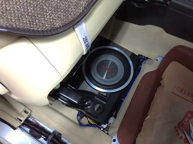 靓响经典 车改坊（哈尔滨店）丰田2700改装ETON和