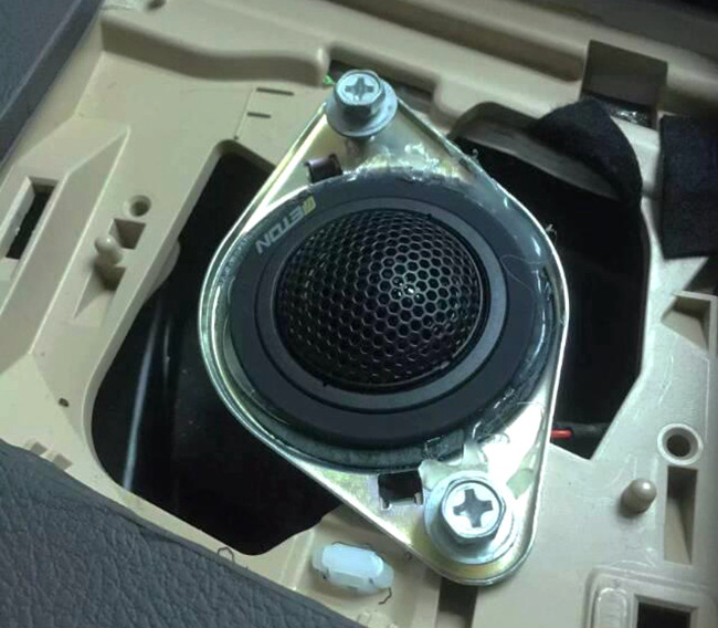 音质出众简改力作 新疆车佳坊丰田兰德酷路泽改