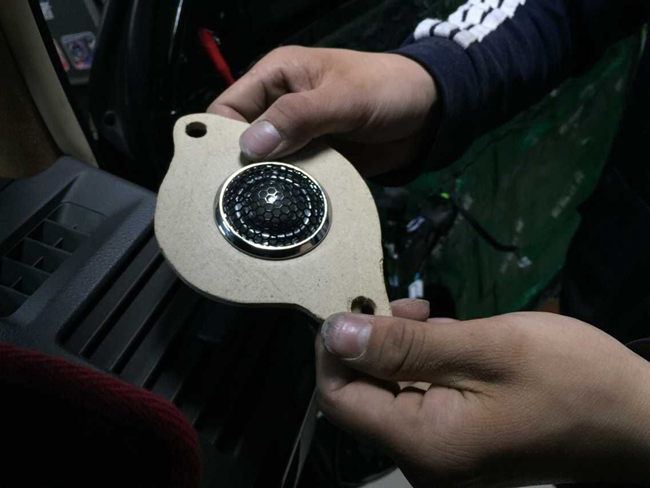 音乐随身享 车改坊哈尔滨店丰田霸道改装美国霸