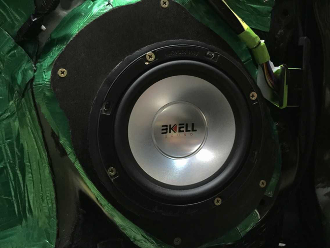 音乐随身享 车改坊哈尔滨店丰田霸道改装美国霸